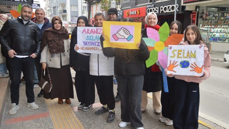Balıkesir’de Öğrencilerden Anlamlı Ziyaret Esnafa “Hayırlı İşler” Dilediler