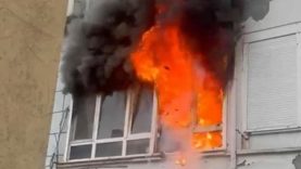 Balıkesir'de yangın sırasında patlayan buzdolabı motoru evi harabeye çevirdi