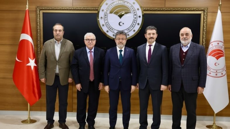 Balıkesir’den Ankara’ya Süt ve Yem Alarmı Üreticinin Sorunu Bakanlıklara Taşındı