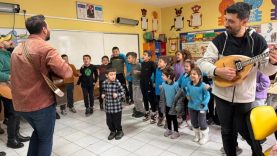 Burhaniye'de köy okullarındaki öğrencilere konser sürprizi