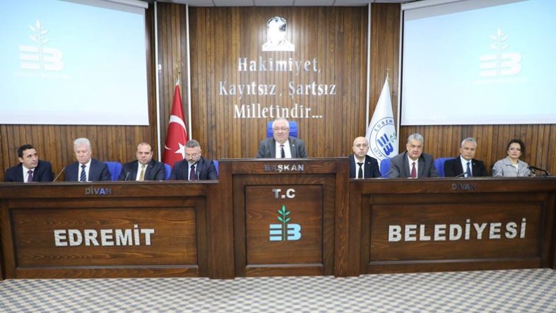 Edremit’te yılın ilk muhtarlar toplantısı yapıldı