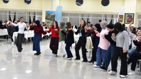 Final Stresine Türkülü Mola! BAÜN’de Sıra Gecesi Öğrencileri Bir Araya Getirdi