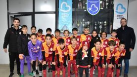 Geleceğin yıldız futbolcu adayları Balıkesir'de sahne aldı