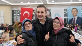 Ahmet Akın, Kepsutlularla iftar yaptı