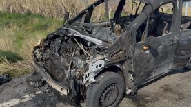 Balıkesir'de seyir halindeki otomobil alev alev yandı, sürücü son anda kurtuldu