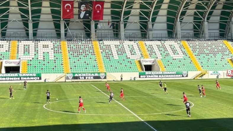 Balıkesirspor, İzmir Çoruhlu FK'yi 1-0 yendi