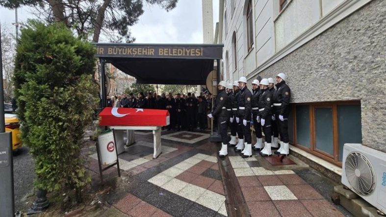 Bandırma'da görevli Polis Memuru Murat Saçan son yolculuğuna uğurlandı