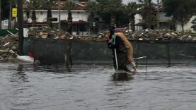 Burhaniye Ören’de Su Baskını 72 Yaşındaki Vatandaş Evinde Mahsur Kaldı