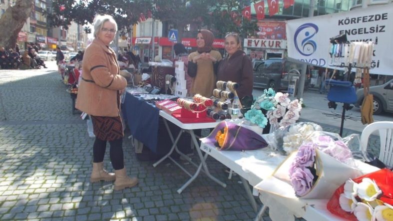 Edremit'te Sevgi Panayırı ilgi gördü