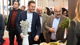 Vali Ustaoğlu, EMITT’te Balıkesir standını ziyaret etti