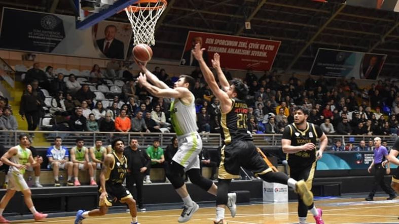 Balıkesir Büyükşehir Belediyespor, Konya temsilcisini yendi