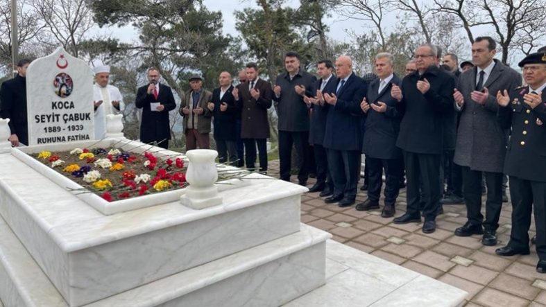 Seyit Onbaşı kabri başında anıldı