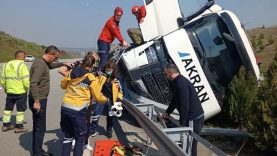 Susurluk'ta tek taraflı kazada sürücü yaralandı