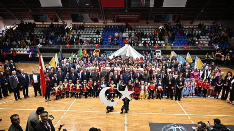 23 Nisan Ulusal Egemenlik ve Çocuk Bayramı coşkuyla kutlandı (1)