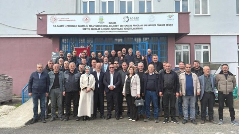 AK Parti Manyas ilçe teşkilatı muhtarlarla istişare toplantısı yaptı