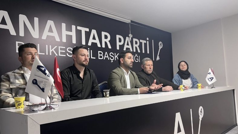 Anahtar Parti Balıkesir’de Gençlik Yapılanmasını Güçlendiriyor