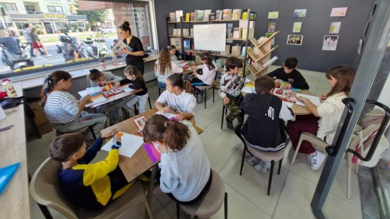 Ayvalık Belediyesi’nin resim atölyelerine yoğun ilgi