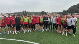 Ayvalıkgücü Belediyespor, İzmir Çoruhlu FK'yi ağırlıyor