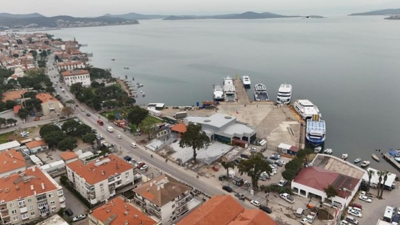 Ayvalık’ta yeni meydan düzenlemesi hayata geçiyor