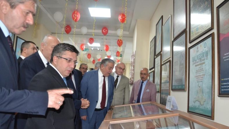 BAÜN İlahiyat Fakültesinden ünlü çizer Hasan Aycın'a vefa