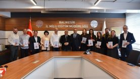 Balıkesir İmzası Taşıyan Trafik Güvenliği Kitabı Artık Tüm Türkiye’de Okutulacak