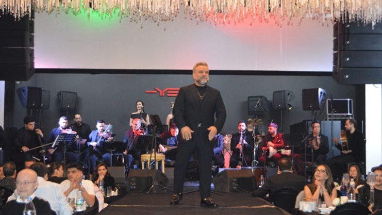 Balıkesir’de Bülent Serttaş Rüzgarı Veteriner Hekimlerin Gurur Gecesinde Sahne Aldı (1)