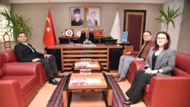 Balıkesir’de Eğitime Güç Birliği VIP Kurs’tan İl Müdürü Kal’a Ziyaret