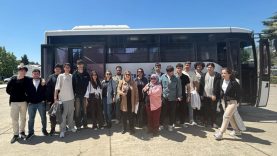 Balıkesir'de geleceğin yazılımcılarından minik kalplere dokunuş