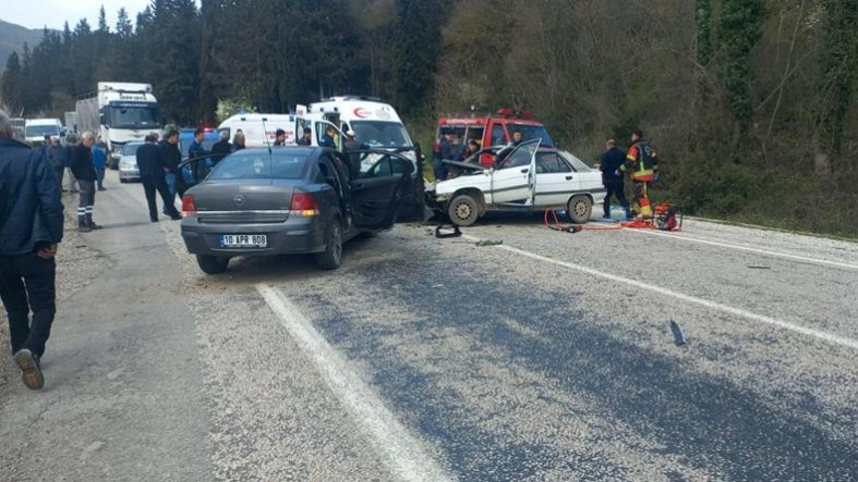 Balıkesir'de trafik kazası 7 yaralı