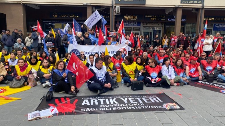 Balıkesir’den seslendiler Öğretmen Susarsa Gelecek Susar (2)