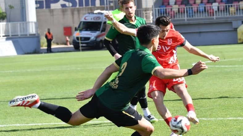 Balıkesirspor, Bornova 1877'yi 1-4 yendi