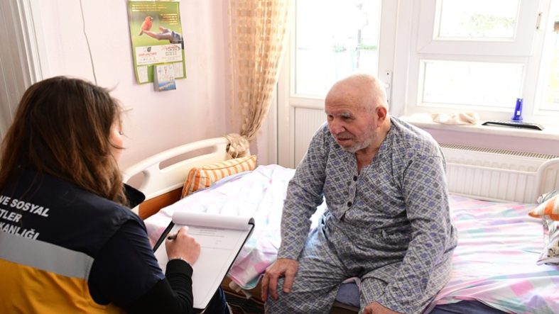 Büyükşehir Belediyesi, Yakın Berber ve Evde Bakım Hizmetleri Uygulamalarıyla vatandaşın yanında