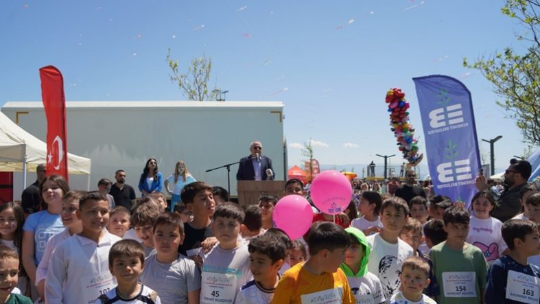 Edremit’te Gökyüzü Renklerle Doldu (1)