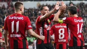 Rövanşta Balıkesirspor’u üzen Eskişehirspor tur atladı