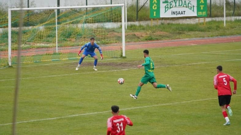 1966 Edremitspor kapanışı galibiyetle yaptı