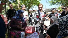 Akın’dan Karesi Çıkarması Hem Hayırlara Katıldı Hem Anneler Günü’nü Kutladı (1)