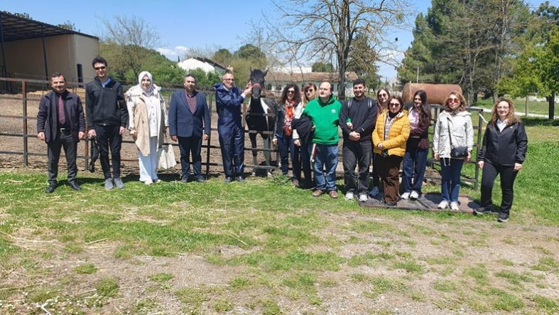 BAÜN’de Engelleri Aşan Etkinlik Öğrenciler Hayvanlarla Doğayla İç İçe Bir Gün Yaşadı (2)