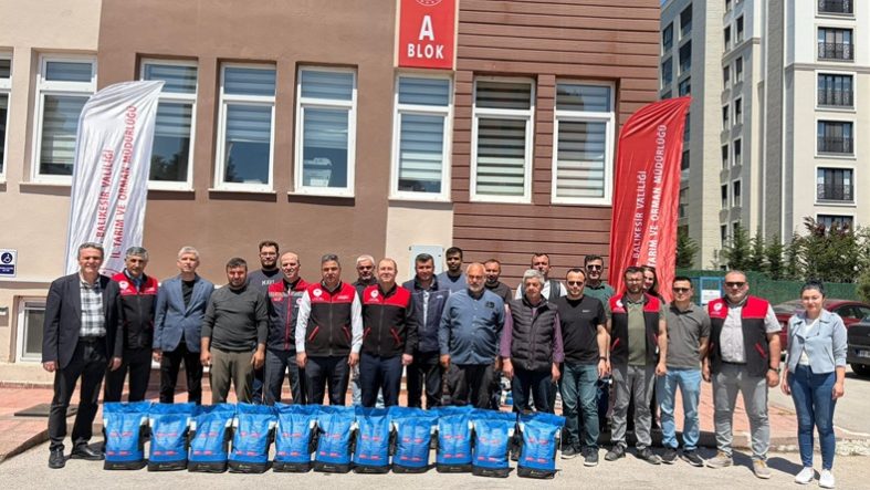 Balıkesir’de Üreticilere Büyük Destek Hibeli Yem Bitkisi Tohumu Dağıtıldı