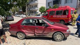 Balıkesir'de araçta sıkışan 3 yaralıyı itfaiye kurtardı