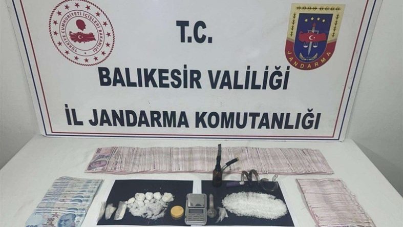 BALIKESİR'DE UYUŞTURUCU OPERASYONLARINDA 64 ŞÜPHELİ YAKALANDI