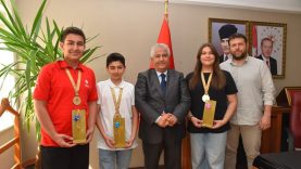 Balıkesirli Öğrencilerden TÜBİTAK’ta Türkiye Birinciliği