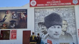 Bandırma'da 60 yıl hapis cezasıyla aranan şahıs kıskıvrak yakalandı