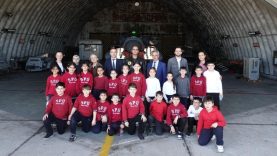 Bandırma'da Ana Jet Üssü kapılarını çocuklara açtı