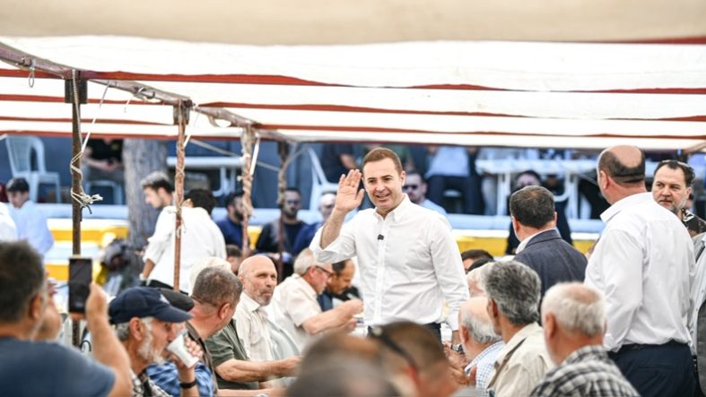 Ahmet Akın’dan Hafta Sonu Mesaisi (1)