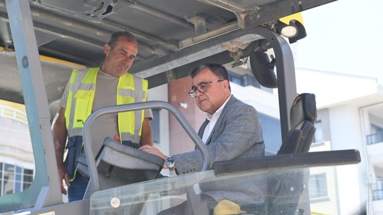 Altıeylül’de Asfalt Çalışmaları Hız Kesmeden Sürüyor (1)