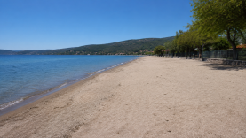 Altınova Sahili’nde Beach Krizi Sezon Başında Kapatılan İşletmeler Tepki Çekti