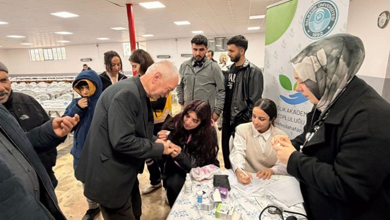 Balıkesir Üniversitesi Öğrencilerinden Kırsalda Sağlık Seferberliği