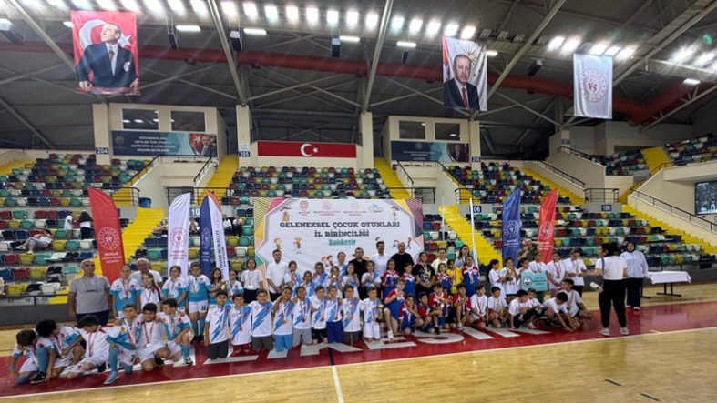 Balıkesir'de Geleneksel Çocuk Oyunları Şenliği Coşkuyla Tamamlandı