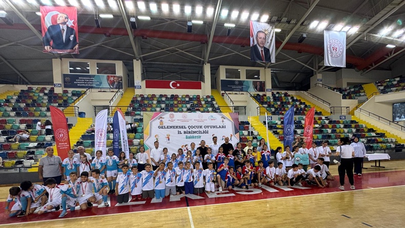 Balıkesir’de Geleneksel Çocuk Oyunları Şenliği Coşkuyla Tamamlandı