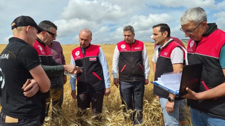 Balıkesir’de Hasat Sezonu Başladı Yangın Riskine Karşı Kritik Uyarılar (1)